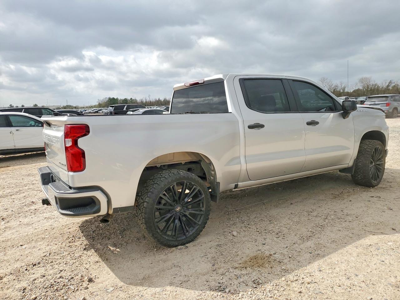 2022 Chevrolet Silverado Ltd C1500 Custom - Фото 3
