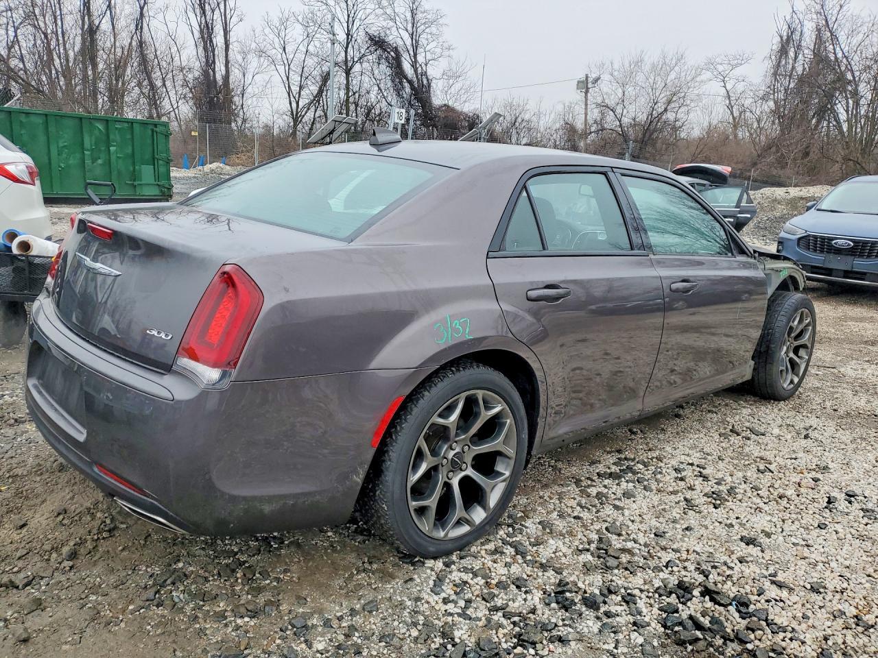 2018 Chrysler 300 Touring - Фото 3
