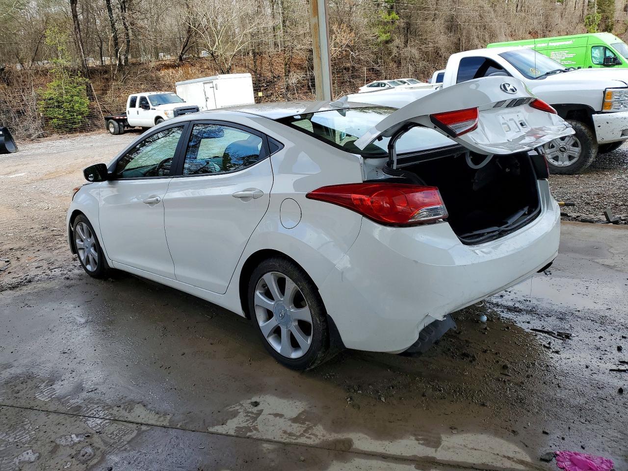 2013 Hyundai Elantra Limited - Image 2