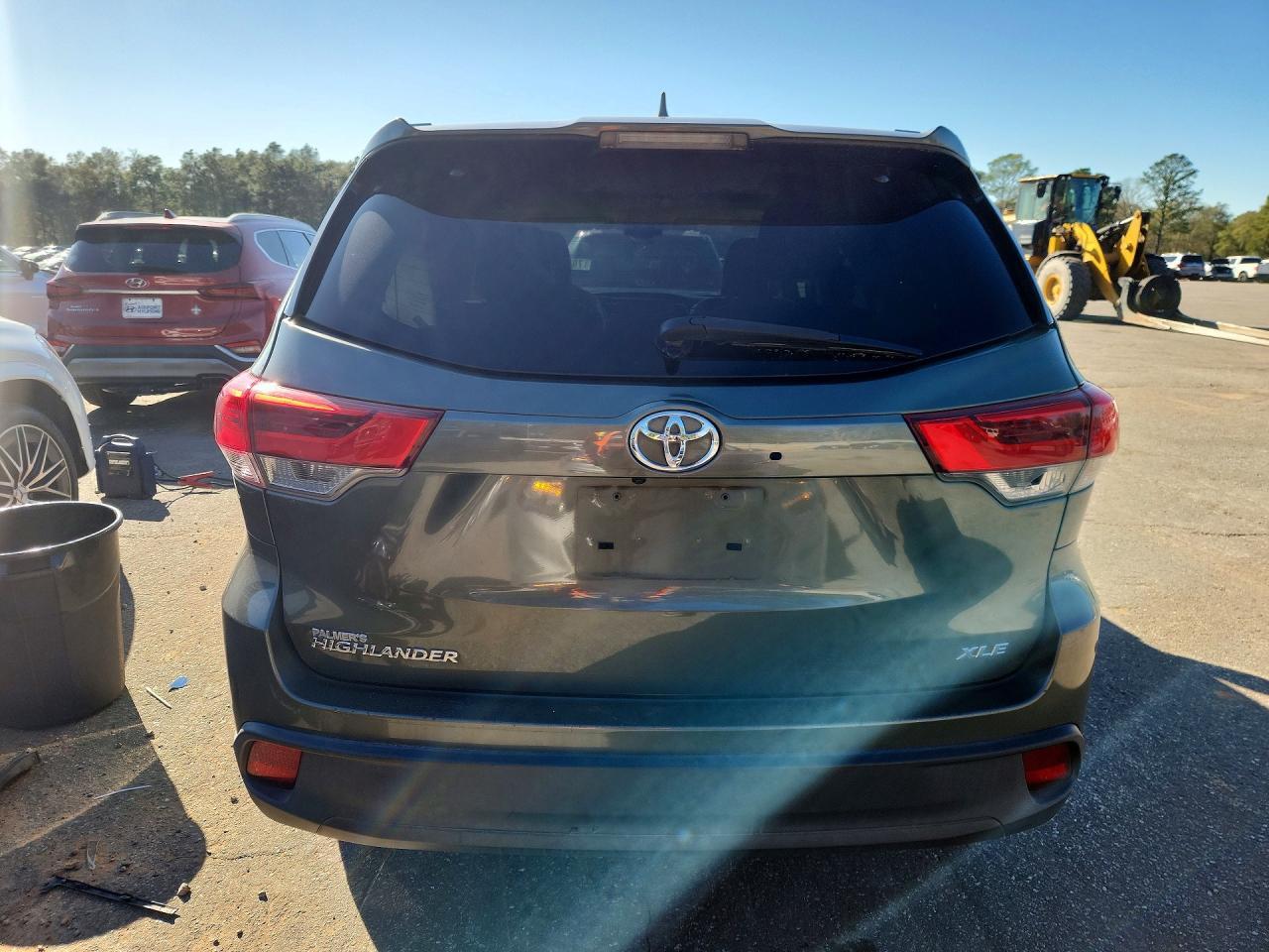 2018 Toyota Highlander Se - Фото 6