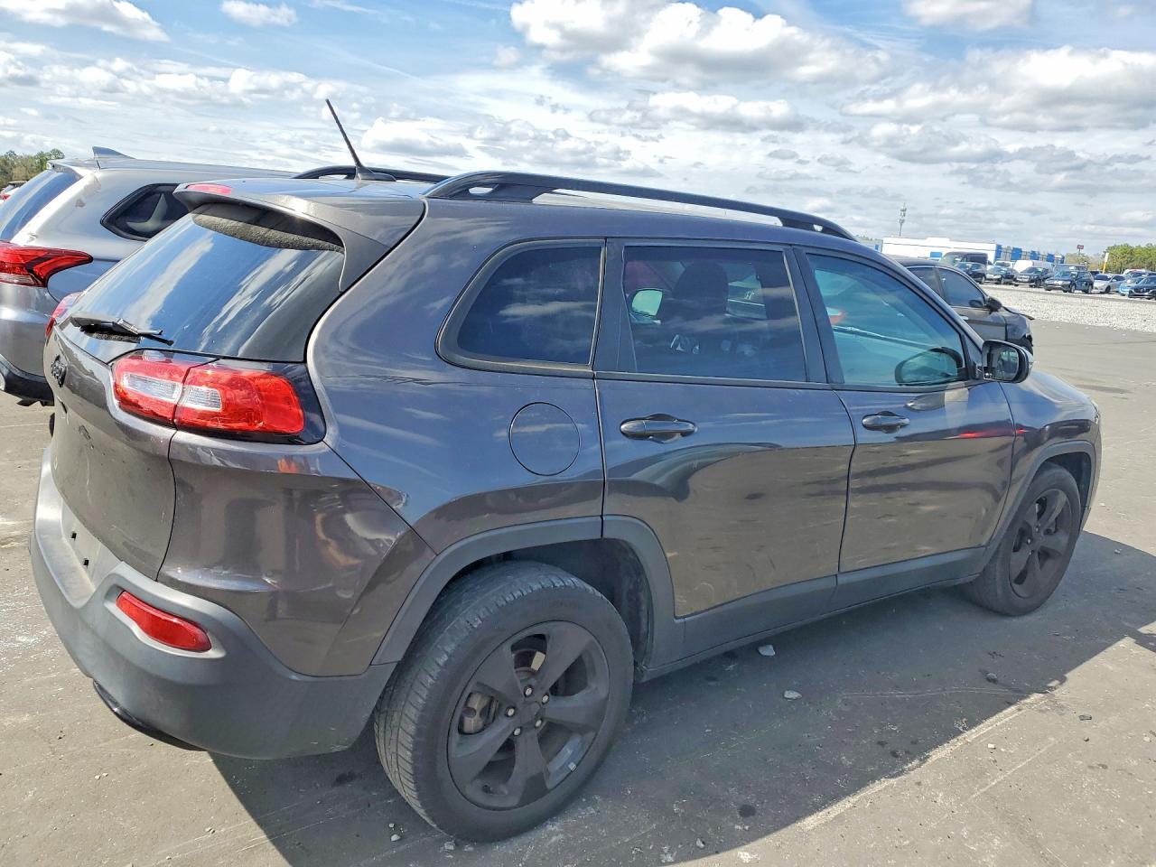 2018 Jeep Cherokee Latitude - Фото 3
