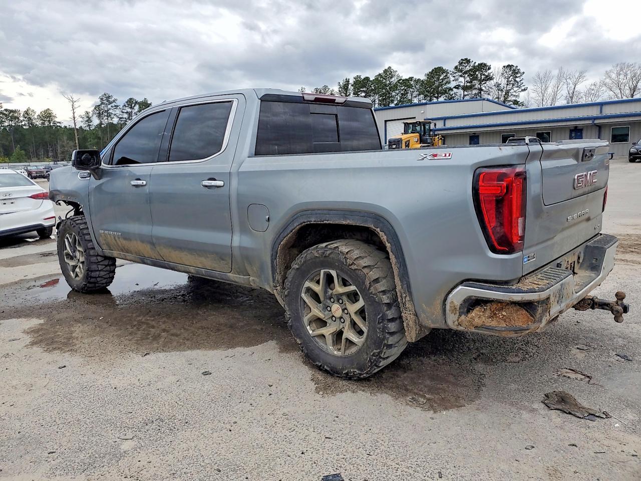 2023 GMC Sierra K1500 Slt - Image 2