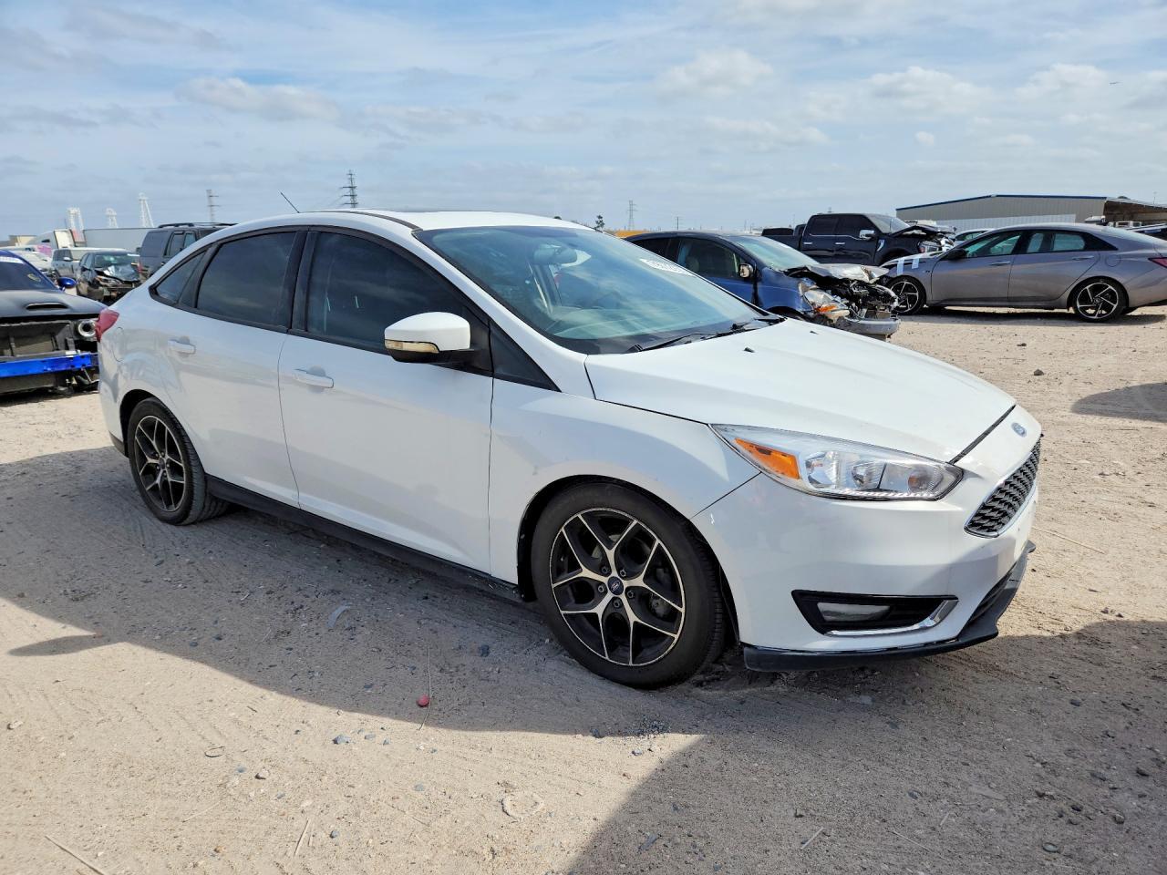 2017 Ford Focus Sel - Фото 4
