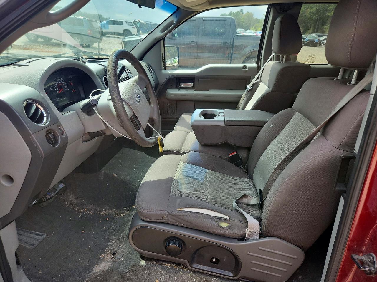 2005 Ford F150 - Image 7