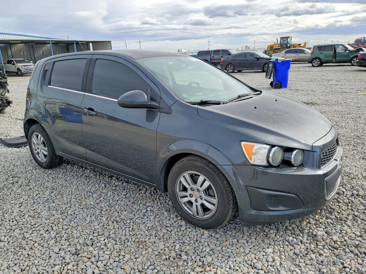 2016 Chevrolet Sonic Lt - Image 4