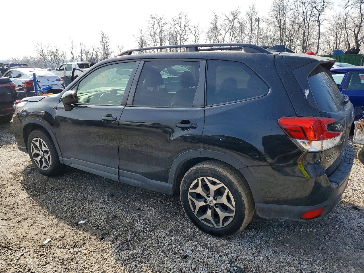 2019 Subaru Forester Premium - Image 2