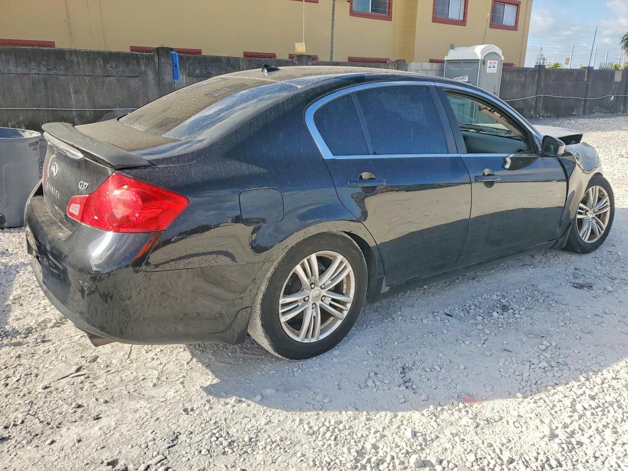 2012 Infiniti G37 Base - Image 3