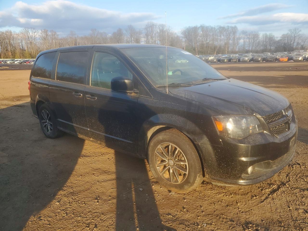 2018 Dodge Caravan - Фото 4