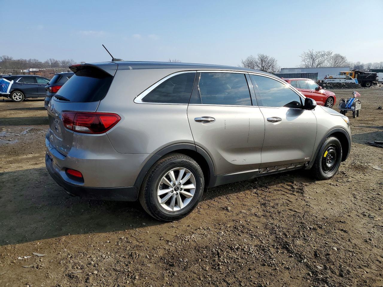 2019 Kia Sorento Lx - Image 3