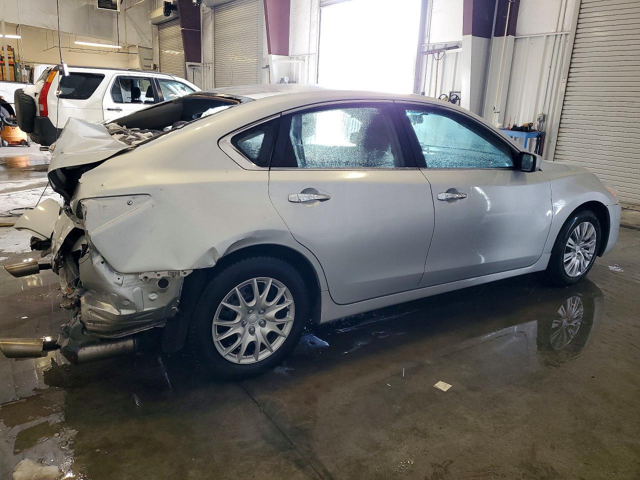2014 Nissan Altima 2.5 - Image 3
