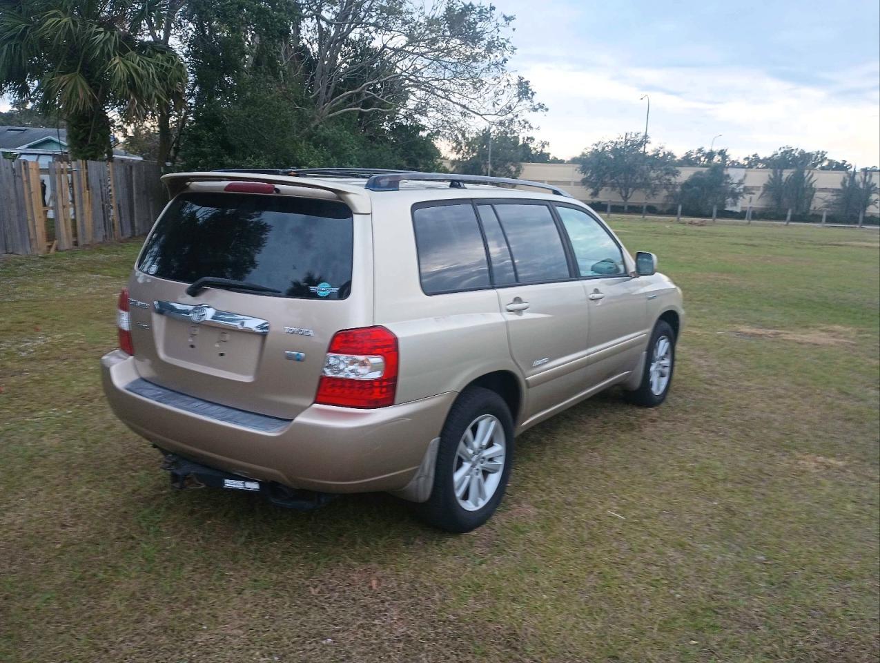 2006 Toyota Highlander Hybrid - Image 4