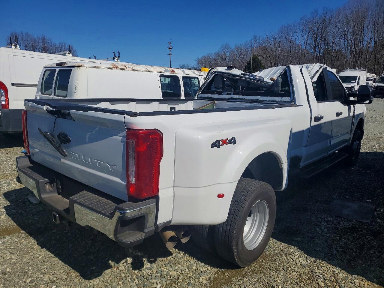 2024 Ford F350 Super Duty - Фото 4