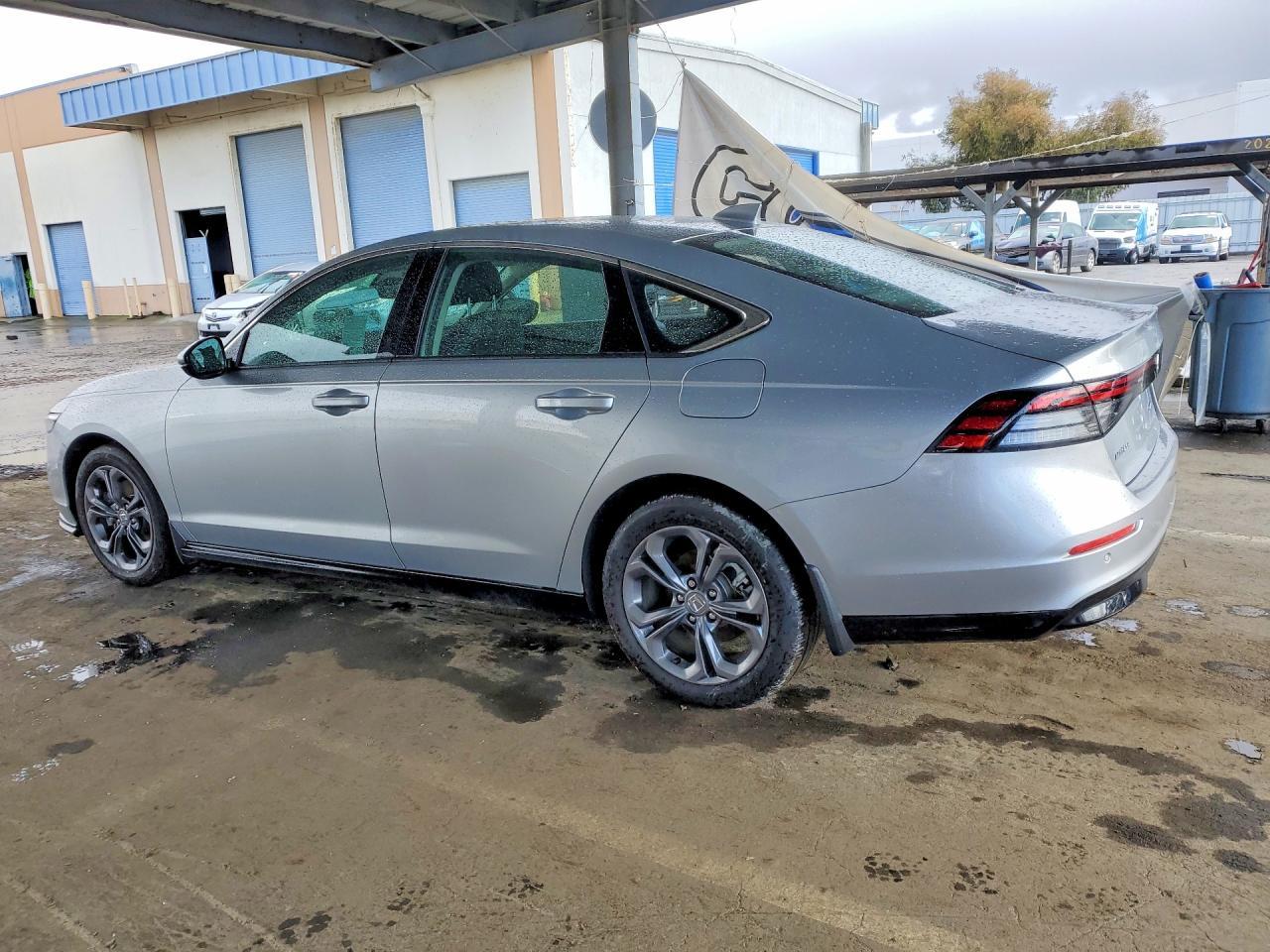 2025 Honda Accord Hybrid Exl - Фото 2
