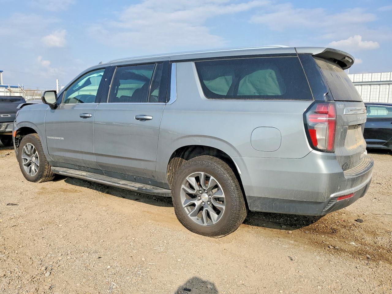 2023 Chevrolet Suburban K1500 Ls - Фото 2