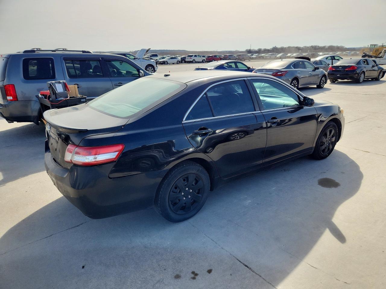 2010 Toyota Camry Le - Фото 3
