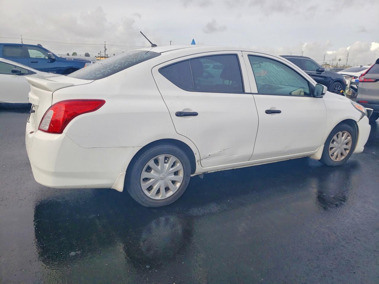 2018 Nissan Versa S - Image 3
