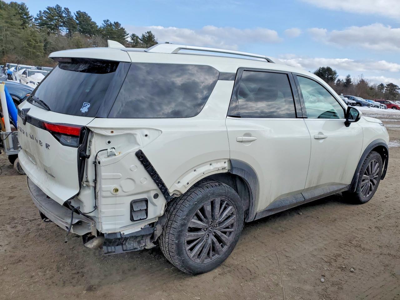 2023 Nissan Pathfinder Sl - Фото 3