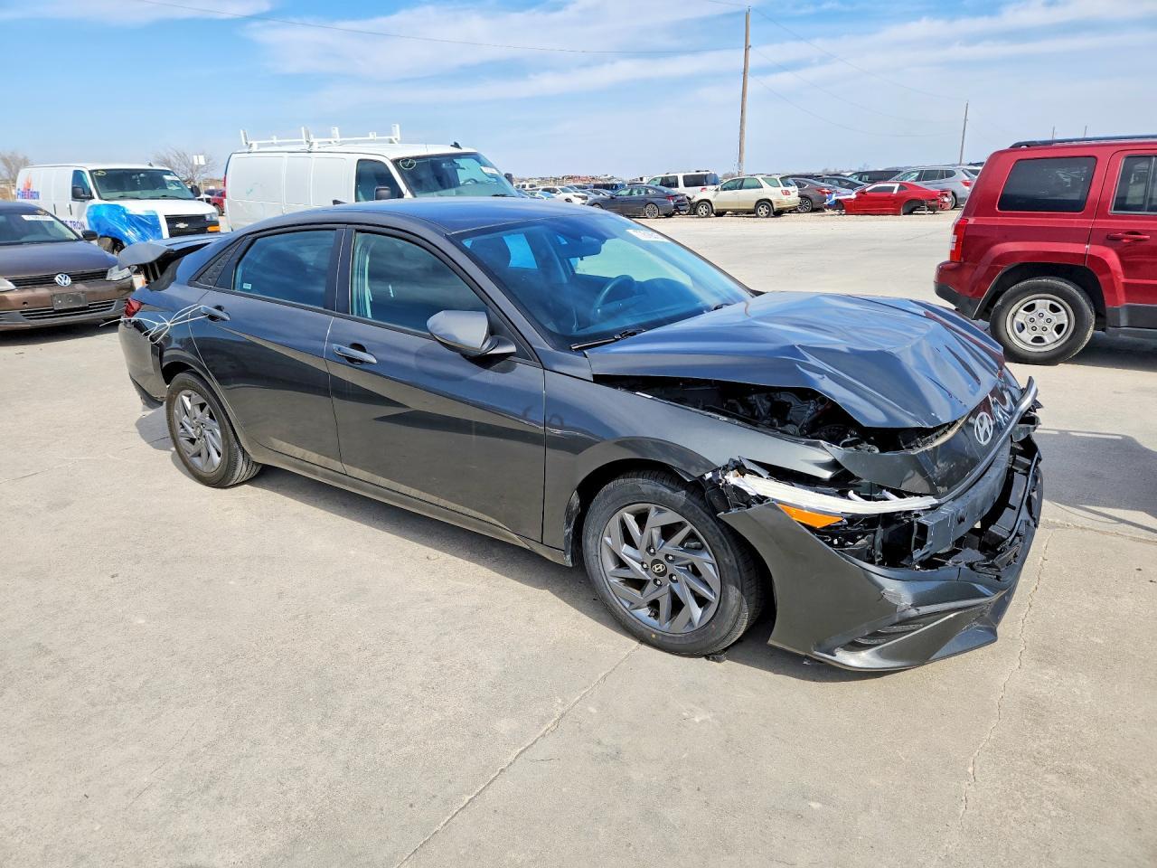 2024 Hyundai Elantra - Фото 4