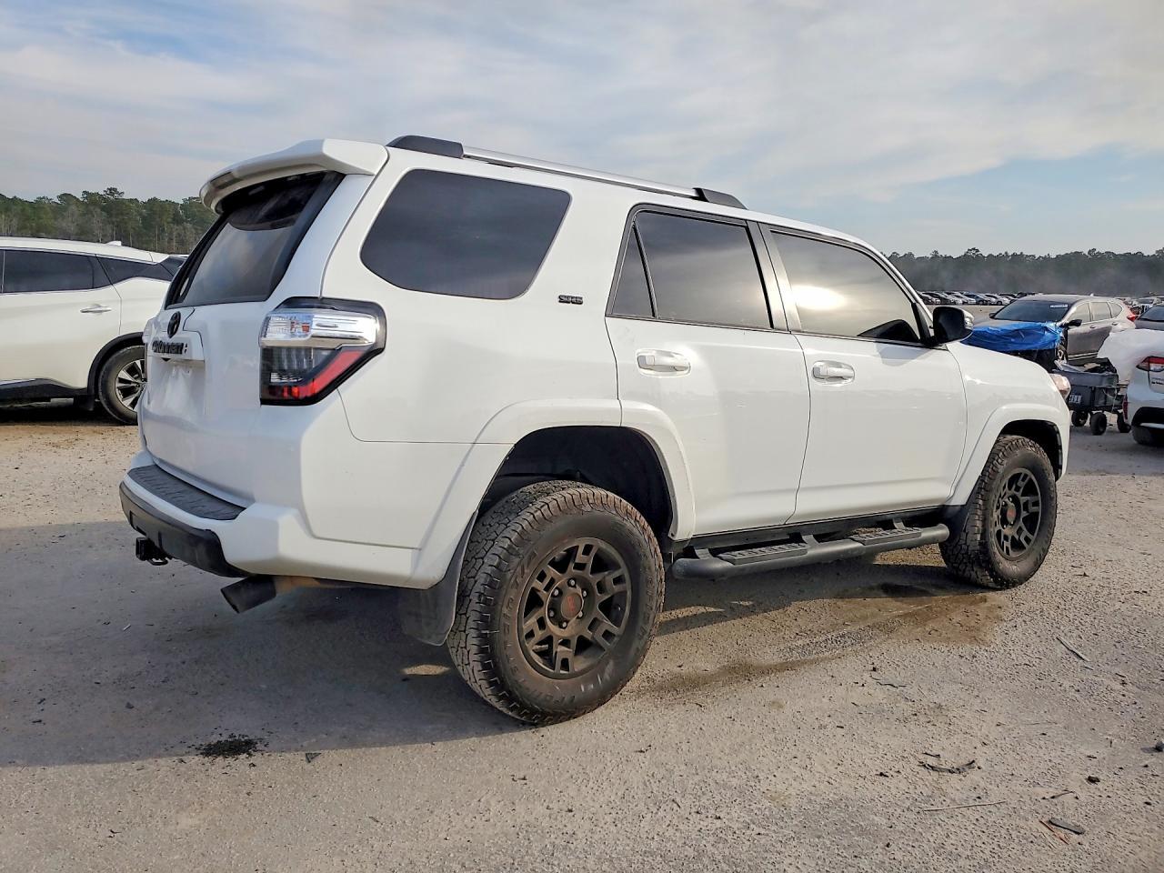 2022 Toyota 4Runner Sr5 Premium - Фото 3