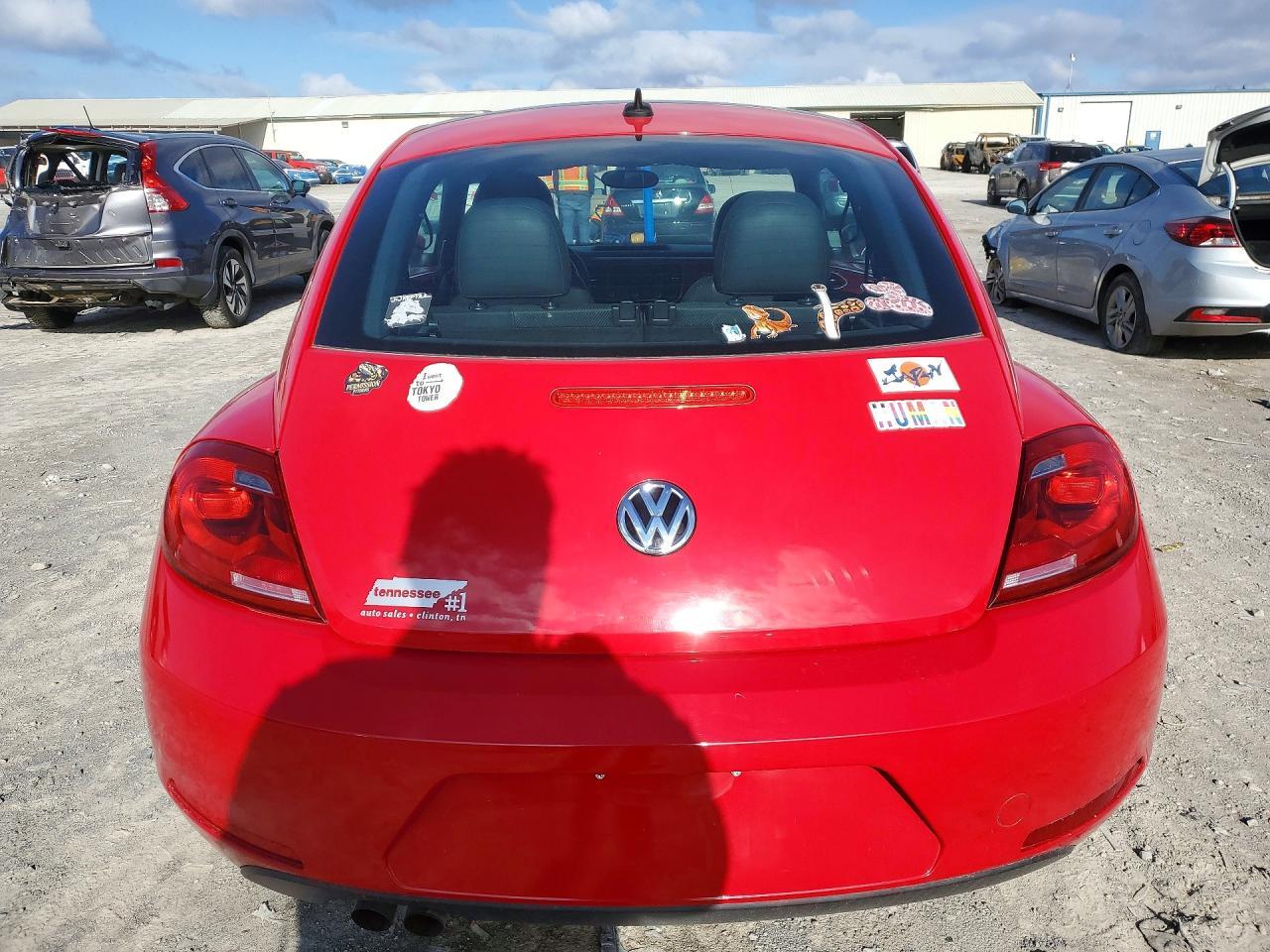 2013 Volkswagen Beetle - Фото 6