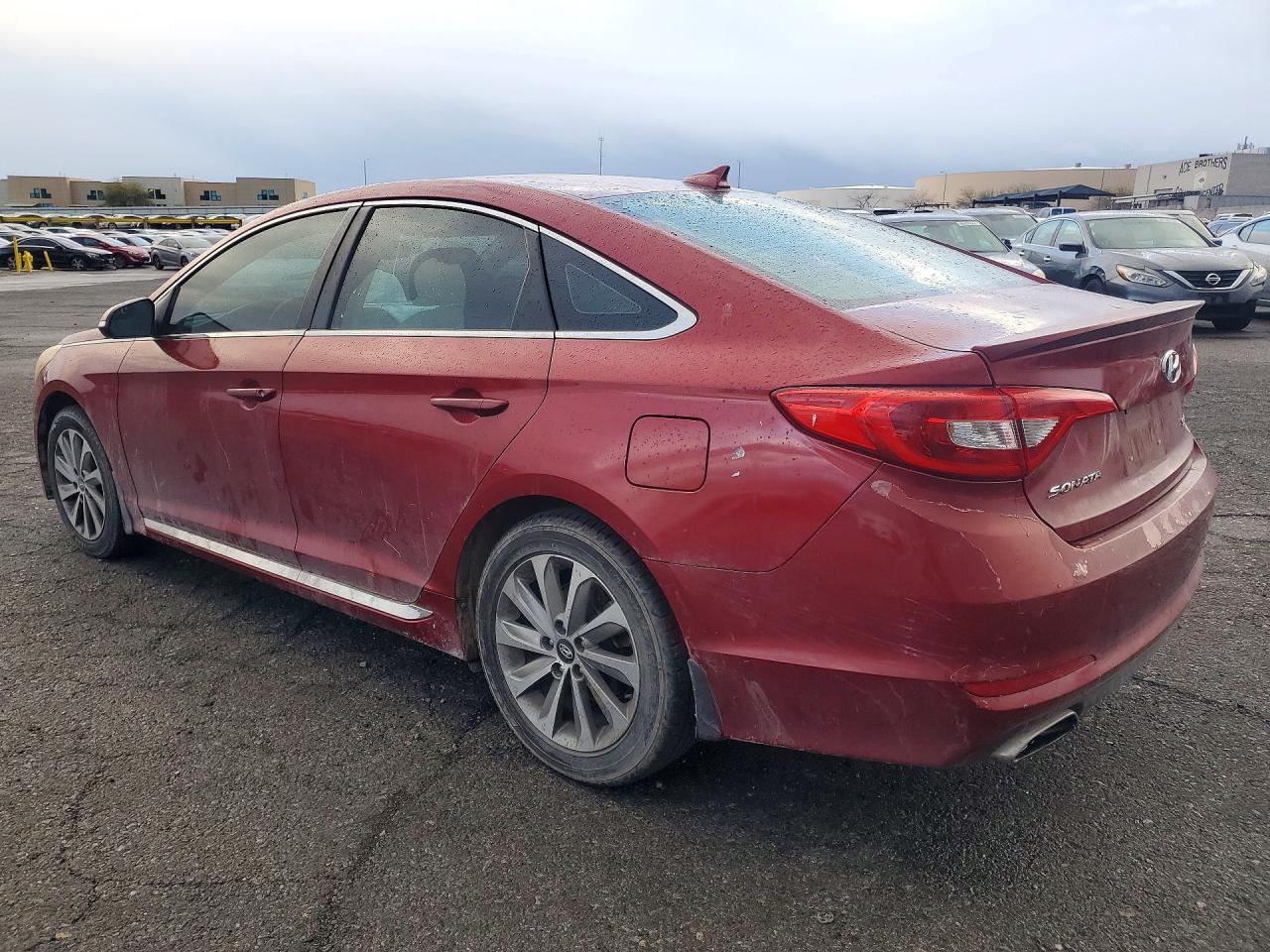 2015 Hyundai Sonata Sport - Image 2