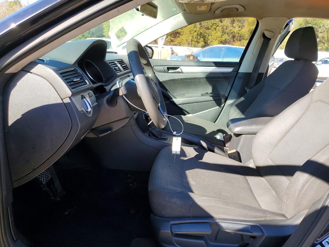 2017 Volkswagen Passat S - Image 7