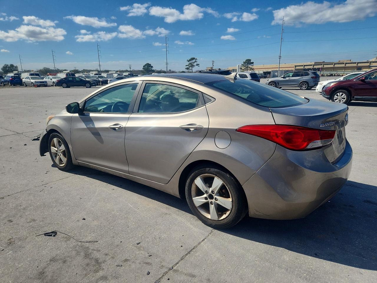 2013 Hyundai Elantra Gls - Фото 2