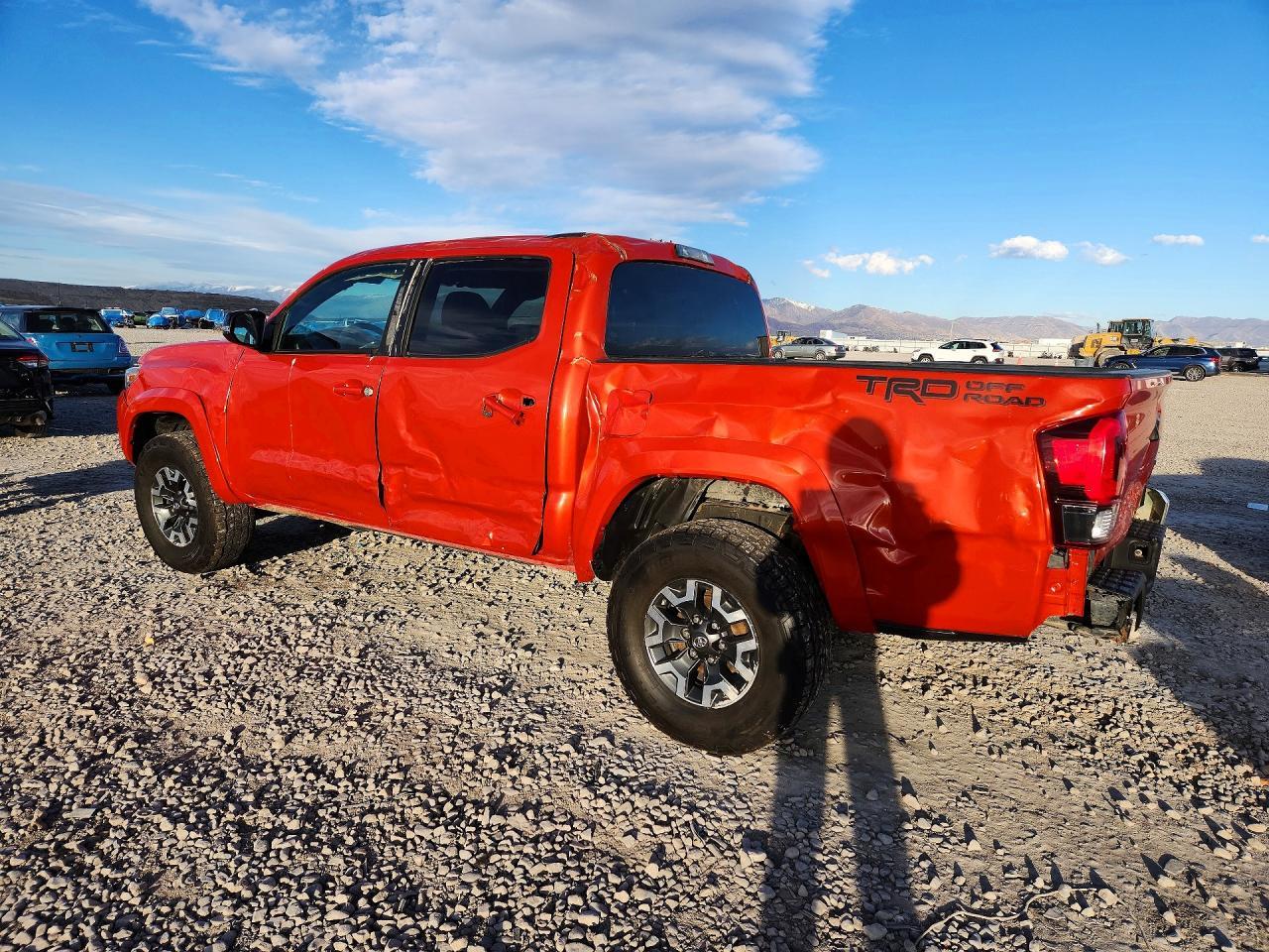 2016 Toyota Tacoma Double Cab - Image 2
