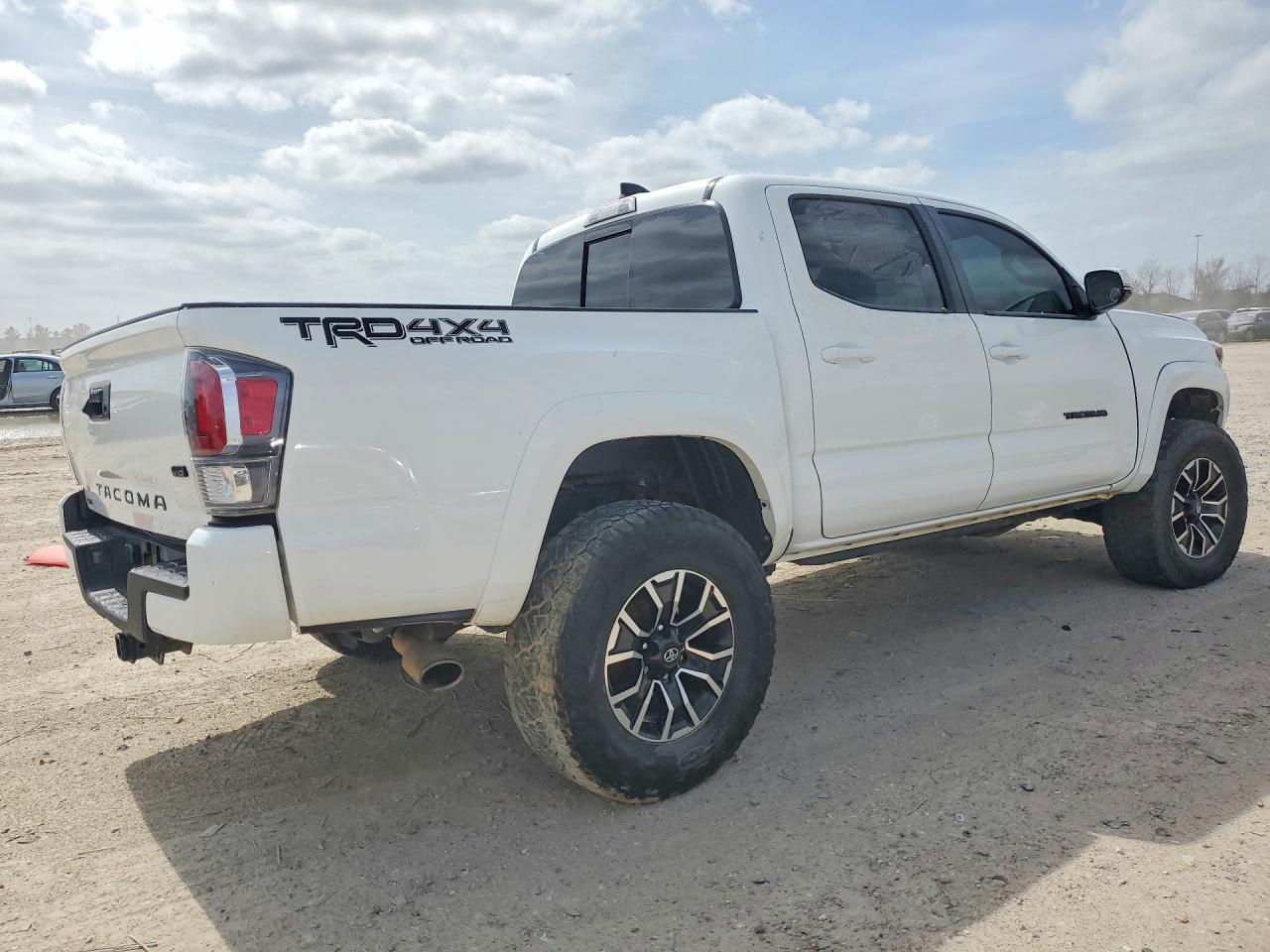 2023 Toyota Tacoma Double Cab - 4X4 - Фото 3