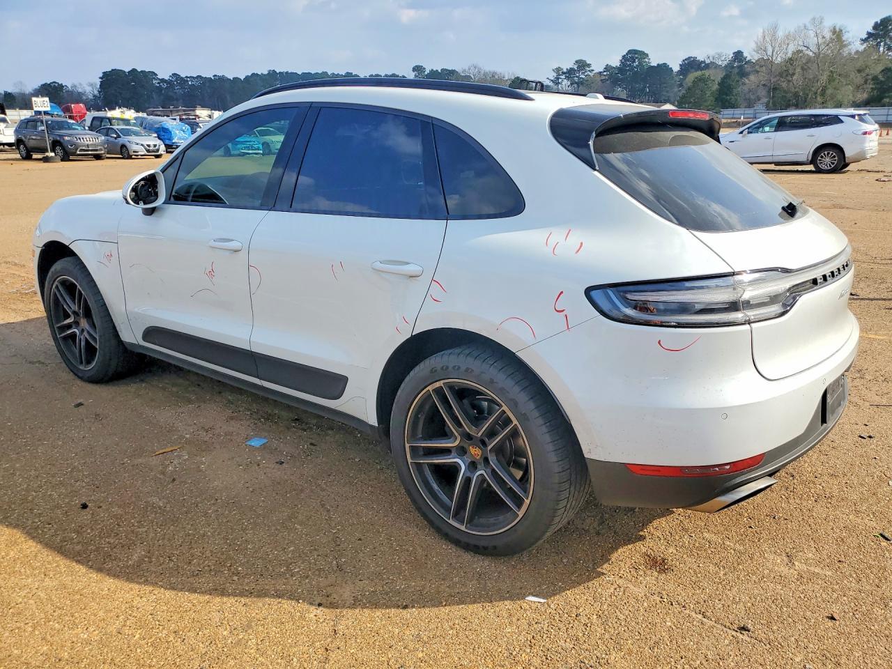 2021 Porsche Macan - Image 2