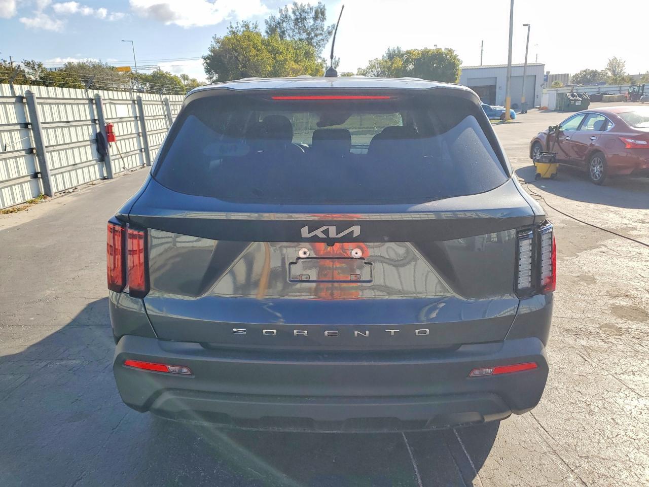 2022 Kia Sorento Lx - Фото 6