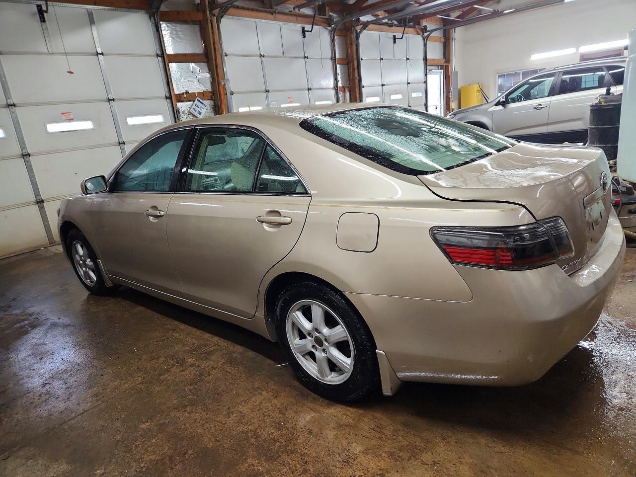 2007 Toyota Camry Le - Фото 2