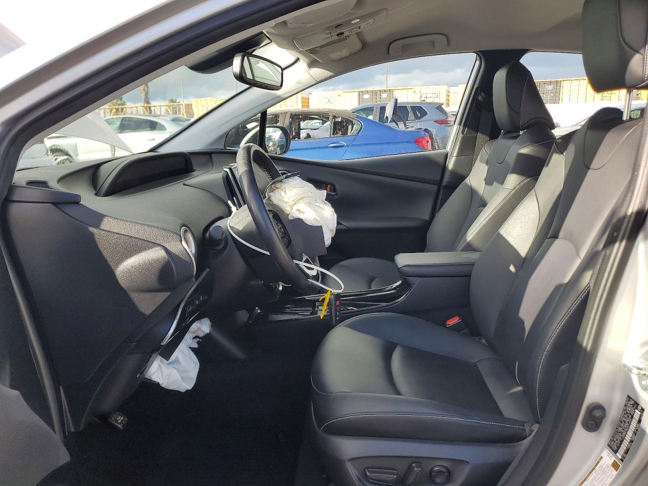 2022 Toyota Prius Prime Le - Фото 7
