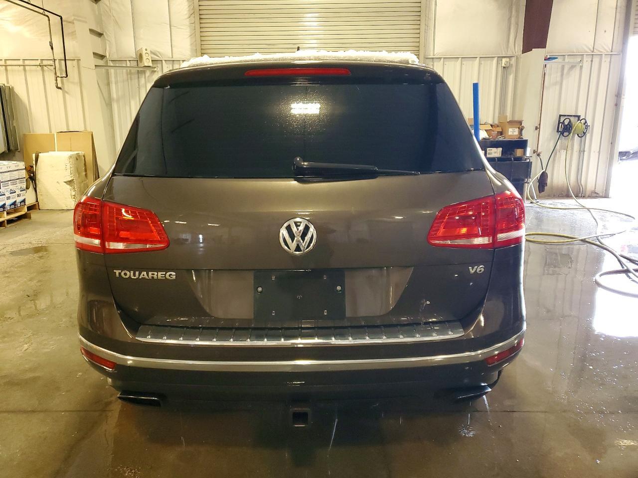 2015 Volkswagen Touareg V6 - Image 6