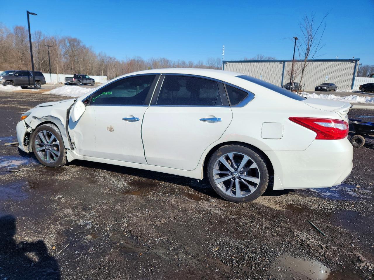 2016 Nissan Altima 2.5 Sr - Фото 2