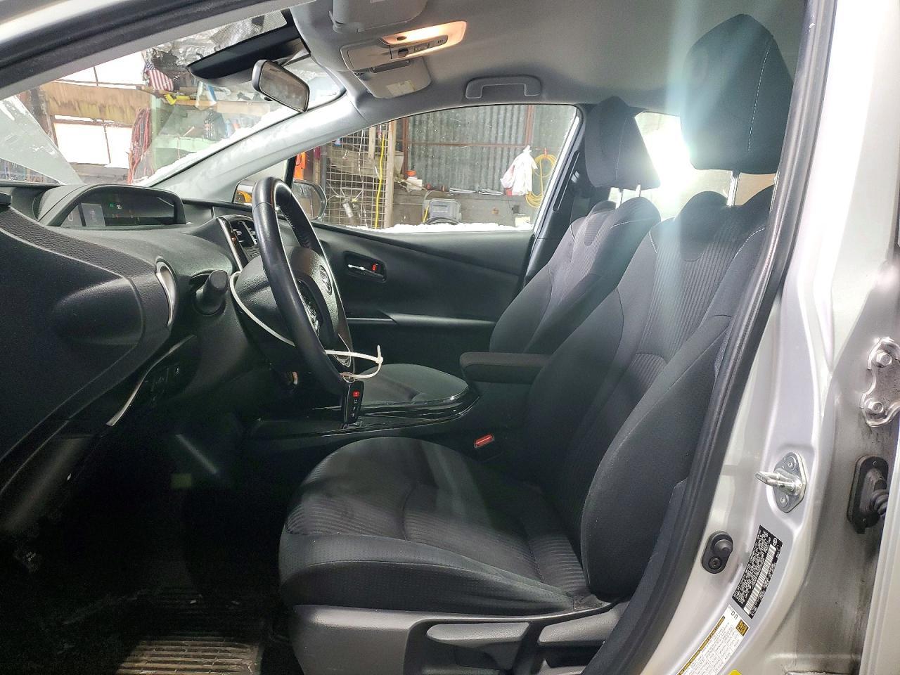 2022 Toyota Prius Prime Le - Фото 7