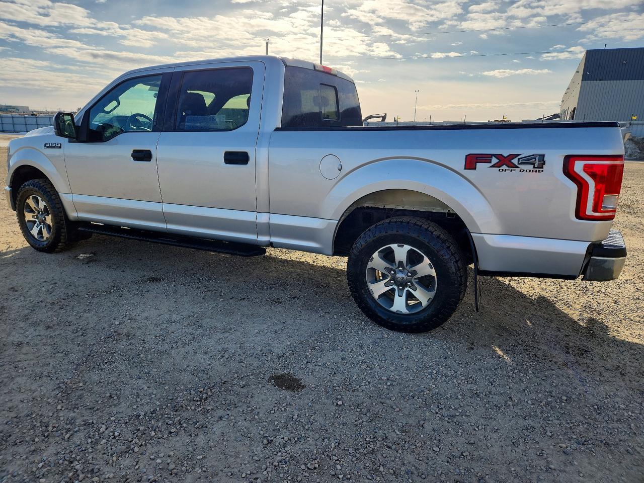 2017 Ford F150 Supercrew - Фото 2