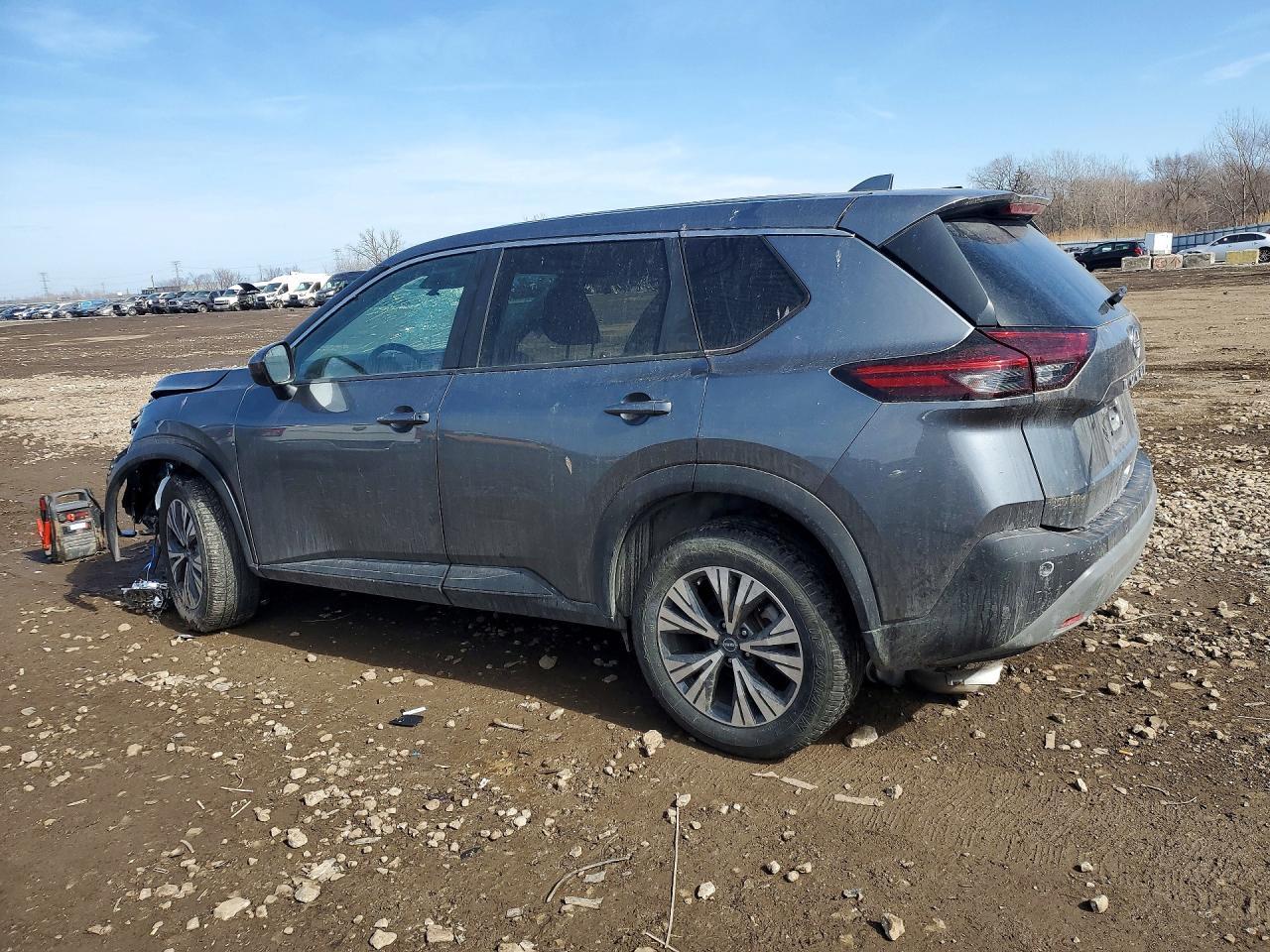 2023 Nissan Rogue Sv - Image 2