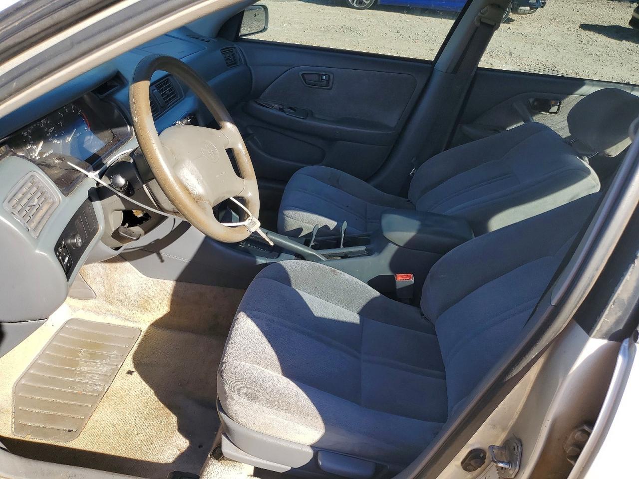 2000 Toyota Camry Ce - Image 7