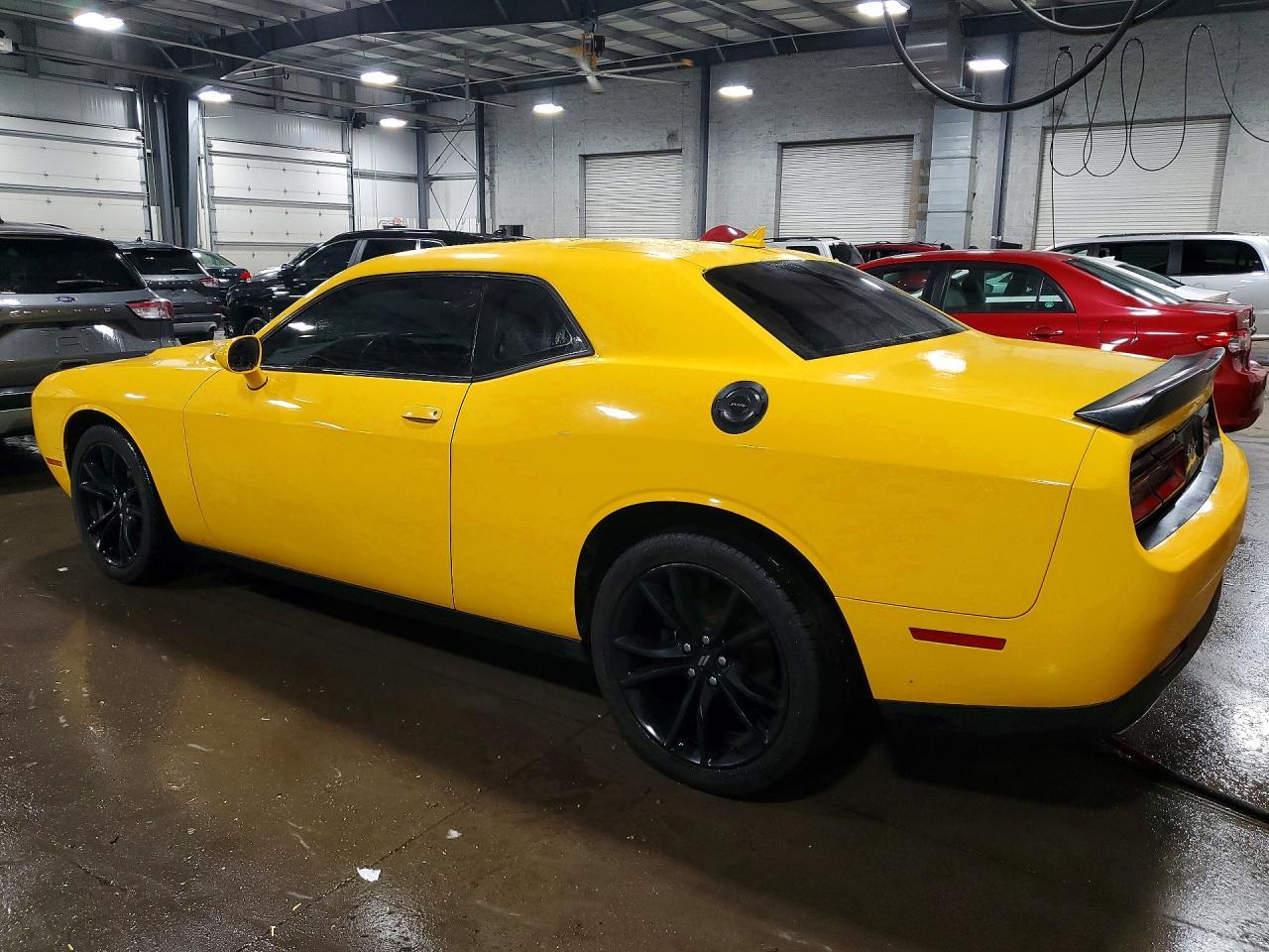 2018 Dodge Challenger Sxt - Image 2