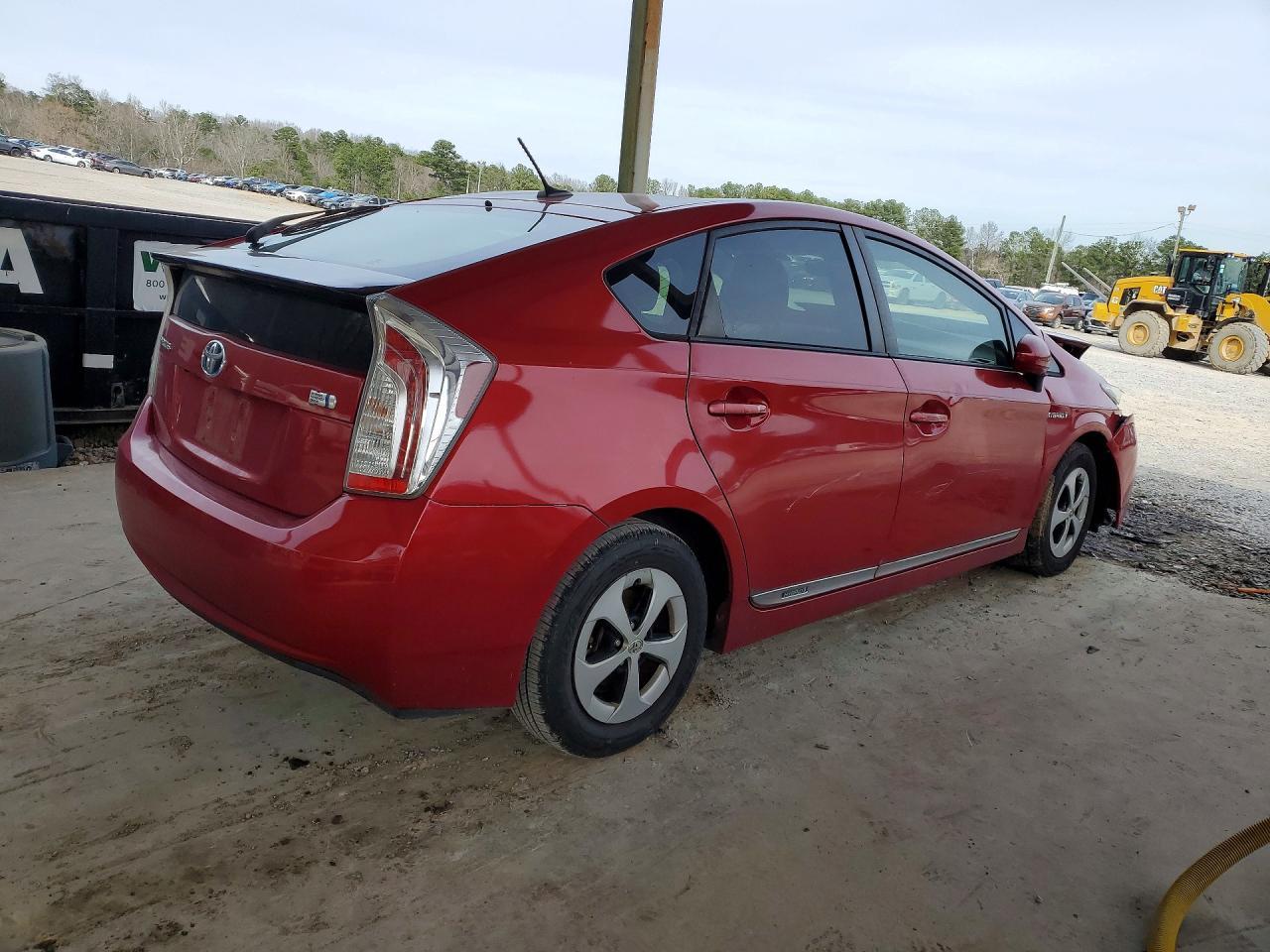 2012 Toyota Prius Three - Фото 3