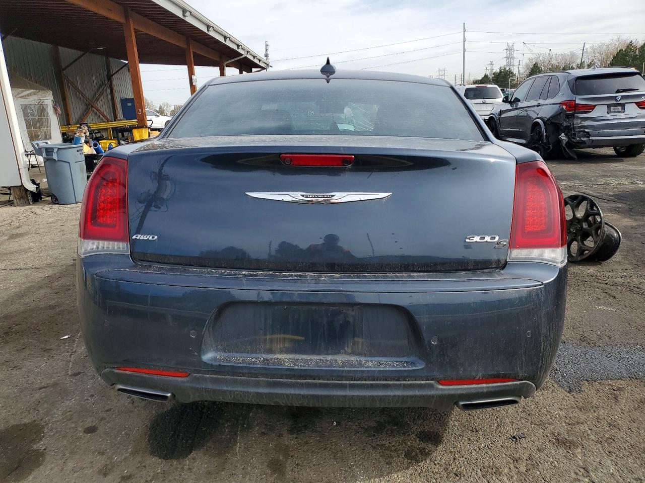 2017 Chrysler 300 S - Image 6