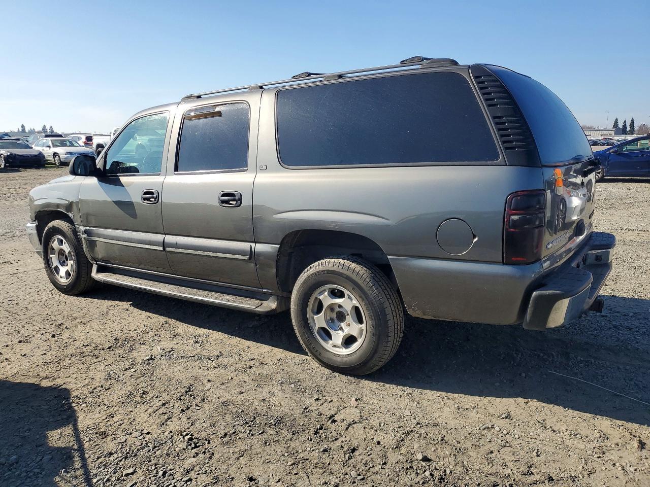 2002 Chevrolet Suburban C1500 - Фото 2