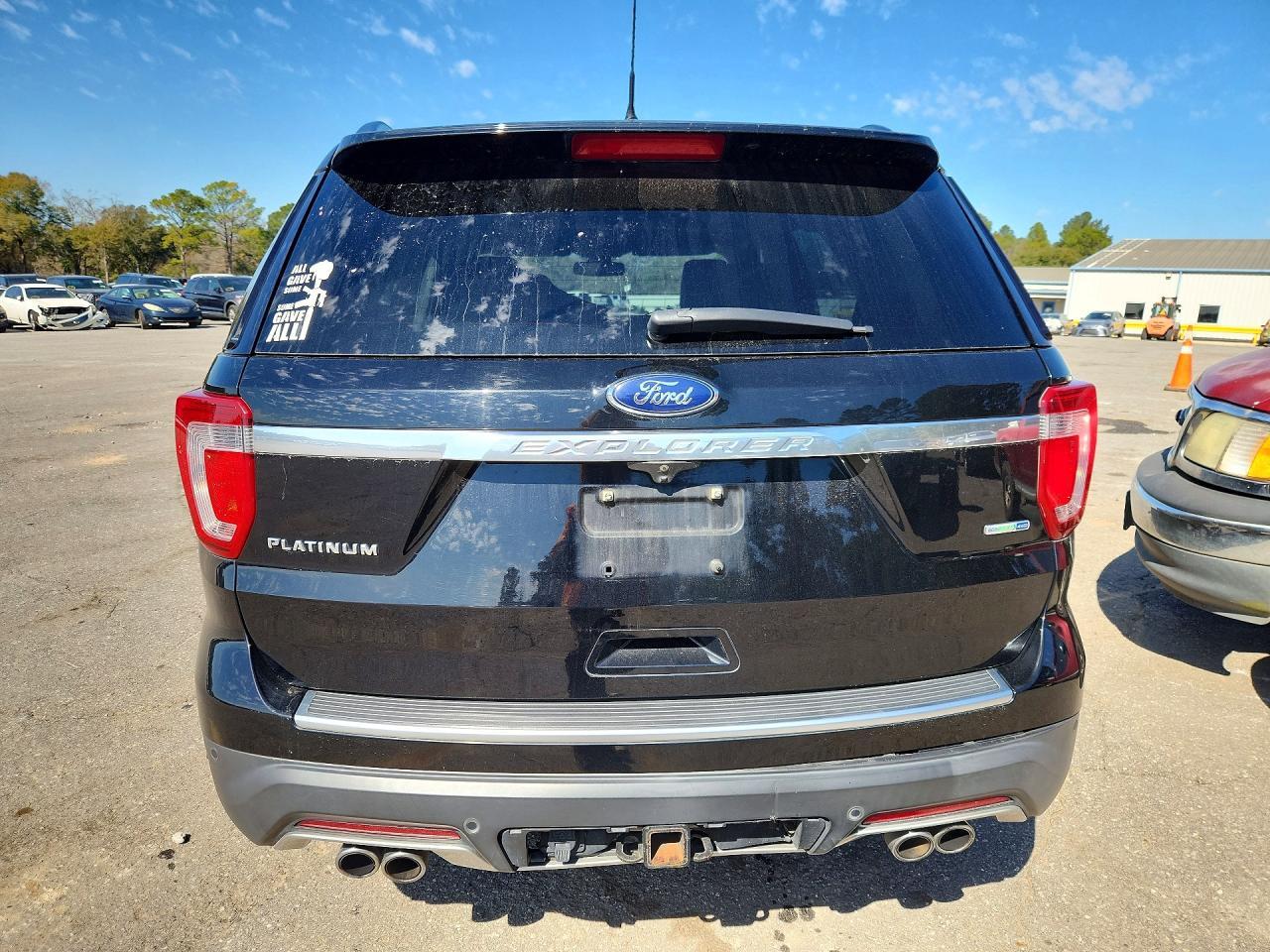 2018 Ford Explorer Platinum - Image 6