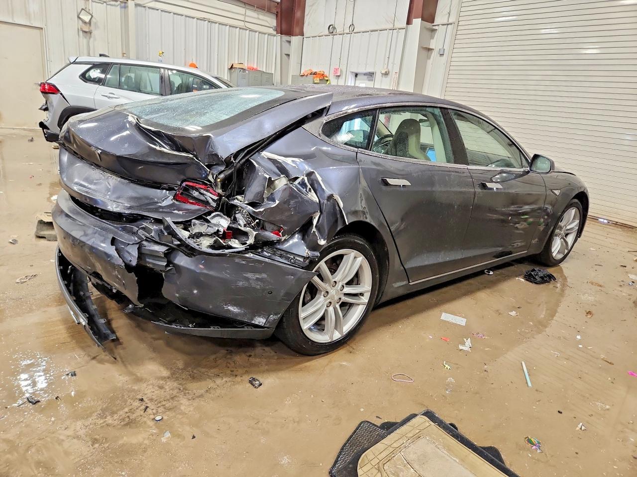 2015 Tesla Model S - Фото 3