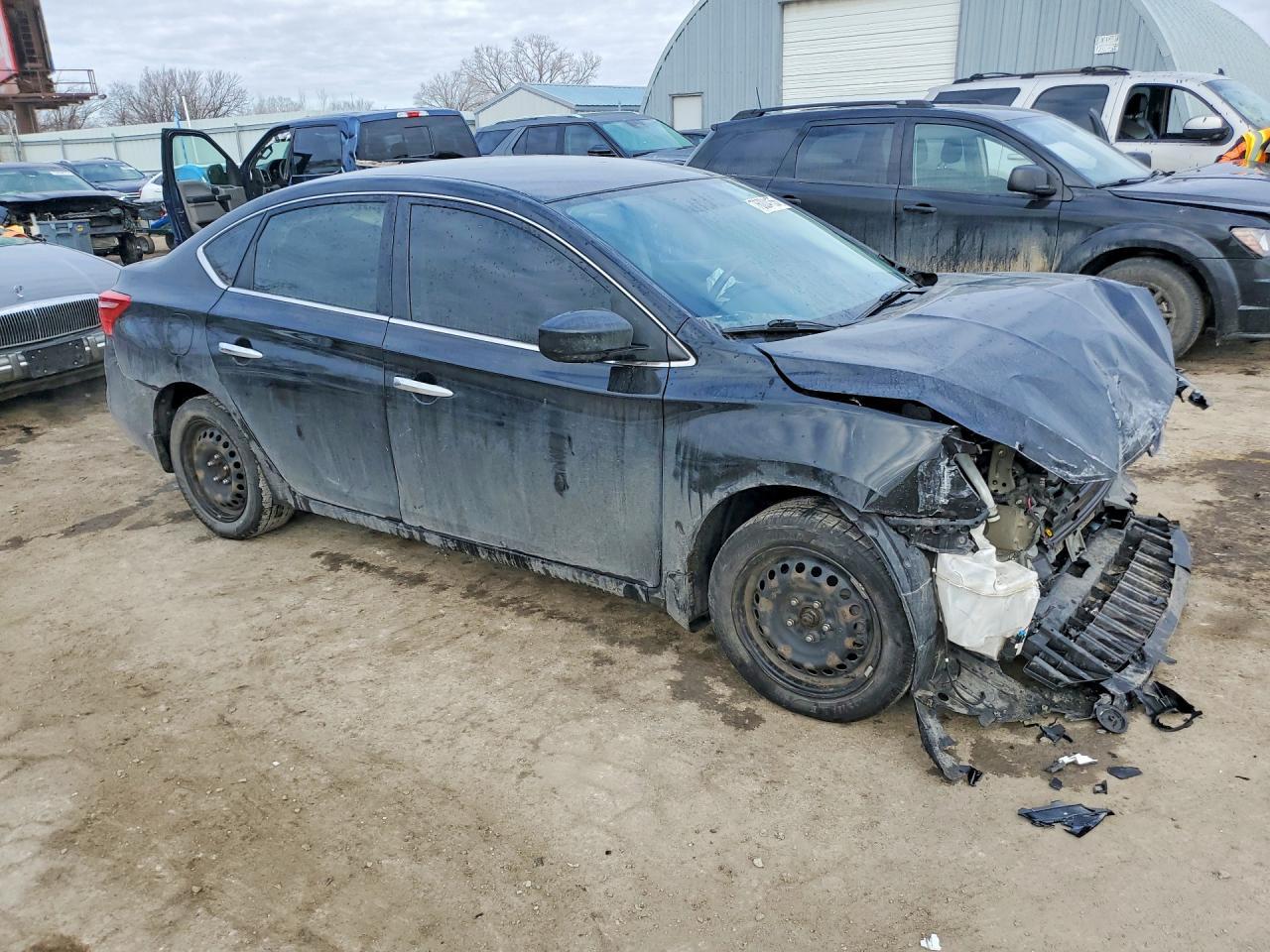 2017 Nissan Sentra S - Фото 4