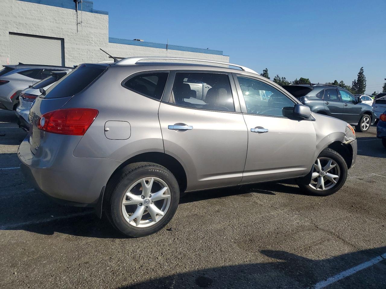 2010 Nissan Rogue - Image 3