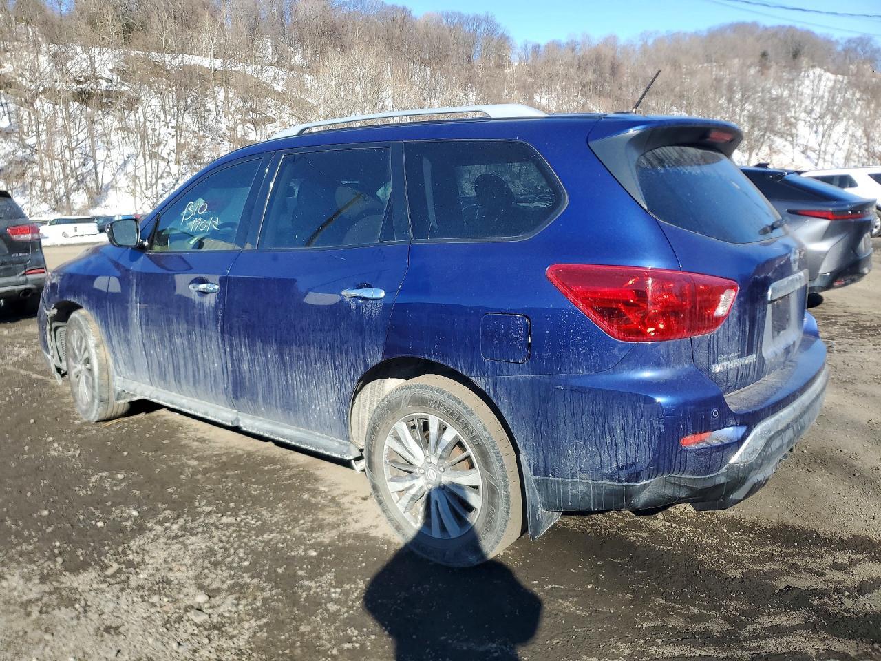 2018 Nissan Pathfinder S - Фото 2