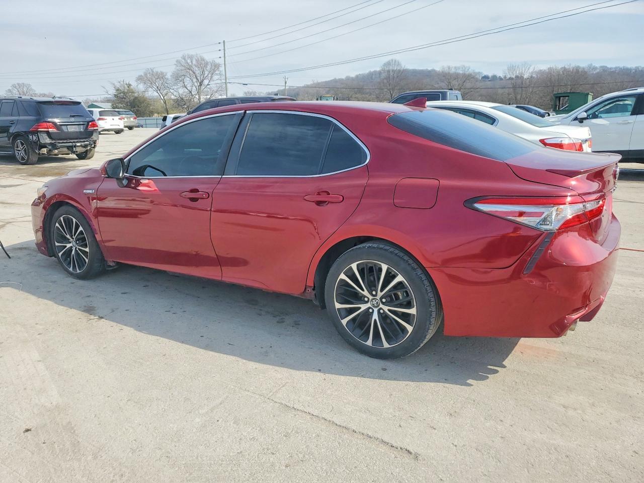 2018 Toyota Camry Hybrid - Фото 2