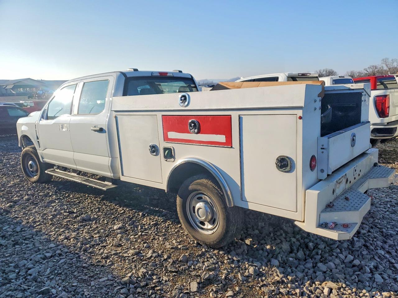 2024 Ford F250 Super Duty Utility / Service Truck - Фото 2